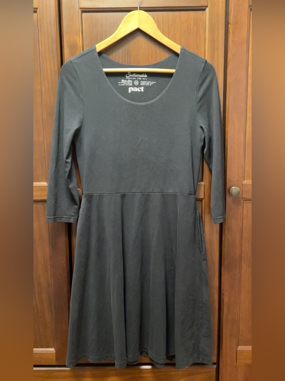 Pact Black Scoop Neck Knit Fit-and-Flare Dress 95% organic cotton - M